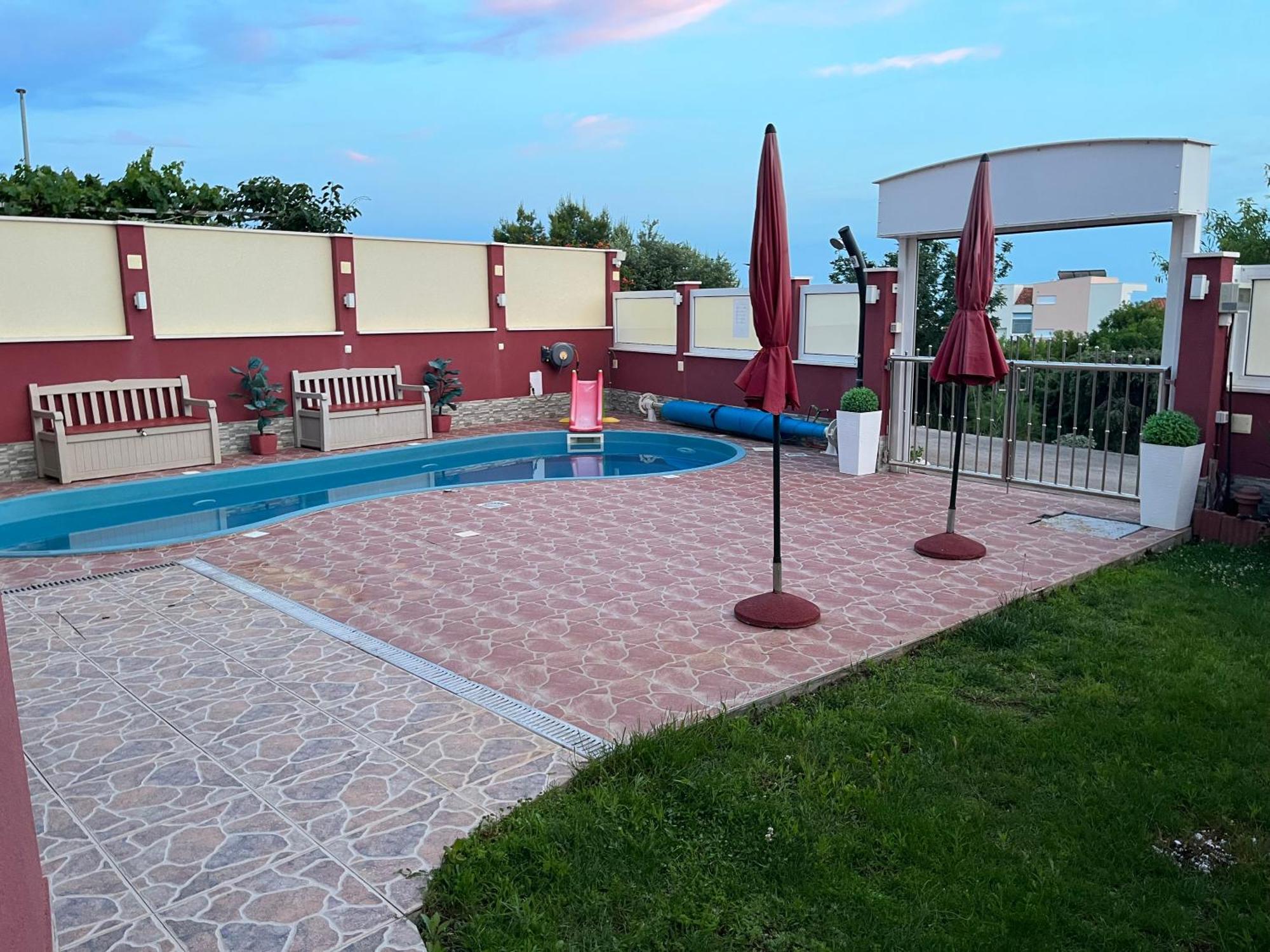 Apartments Villa Stella Maris ロゴズニッツァ エクステリア 写真