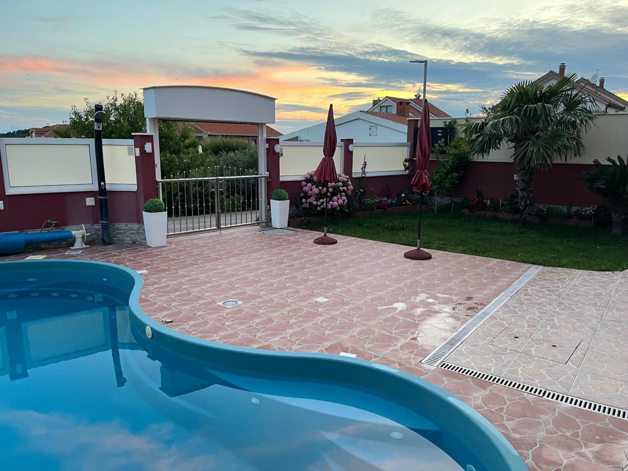Apartments Villa Stella Maris ロゴズニッツァ エクステリア 写真