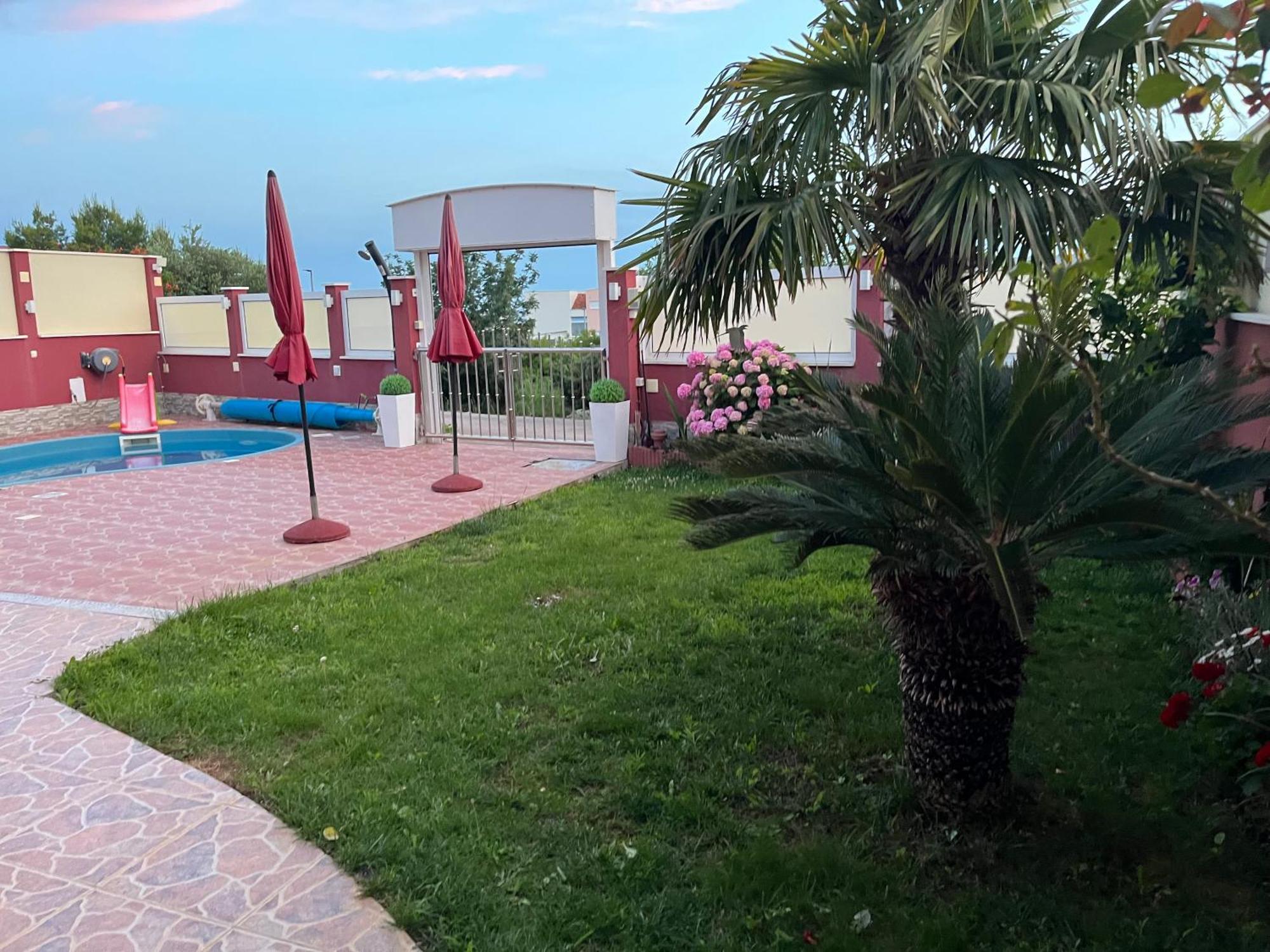 Apartments Villa Stella Maris ロゴズニッツァ エクステリア 写真