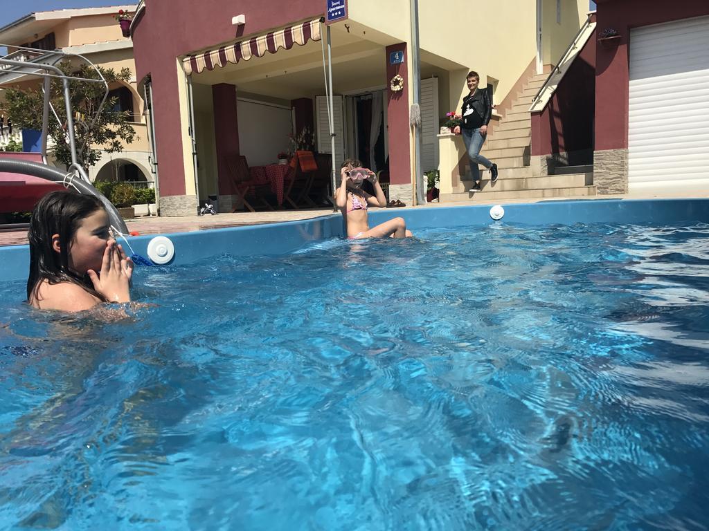 Apartments Villa Stella Maris ロゴズニッツァ エクステリア 写真