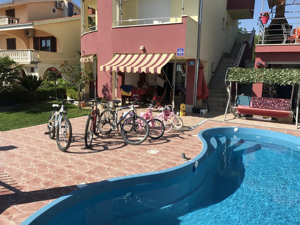 Apartments Villa Stella Maris ロゴズニッツァ エクステリア 写真